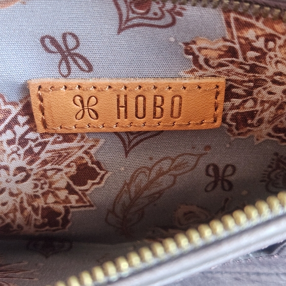 HOBO ACE LEATHER CLUTCH GRAY RETAIL $188 NWOT